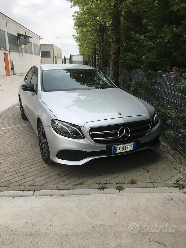 Usata Mercedes E220 194 CV (142 kW) 2019 Grigio Berlina