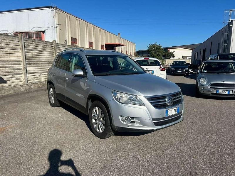 Argento Usata 2008 VW Tiguan Sportline SUV | 6900 € (Ottimo prezzo) - Immagine 1/4