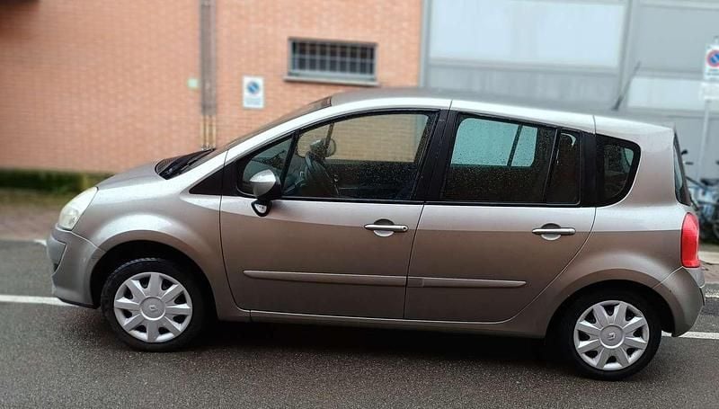 Usata Renault Grand Modus Dynamique 75 CV (55 kW) 2008 Bronzo Monovolume