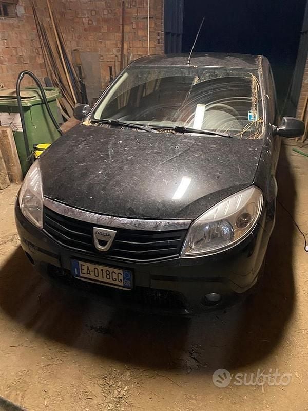 Usata Dacia Sandero 75 CV (55 kW) 2010 Utilitaria