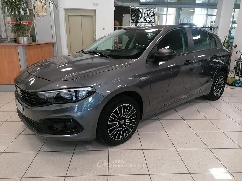 Usata Fiat Tipo 101 CV (74 kW) 2023 Gray Berlina