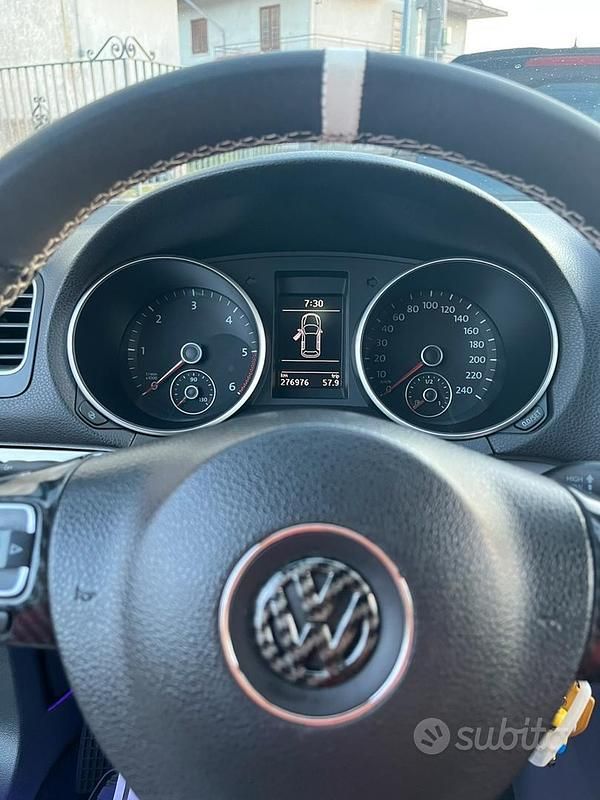 Usata VW Golf VI 140 CV (102 kW) 2011 Bianco Utilitaria