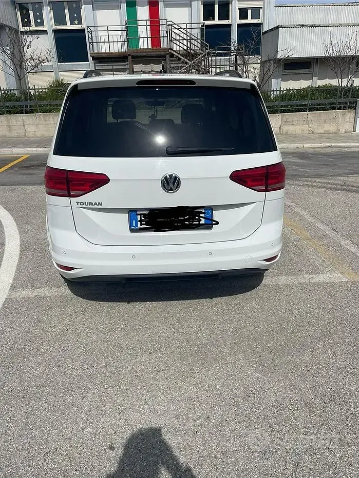 Usata VW Touran 115 CV (84 kW) 2018 Bianco Monovolume