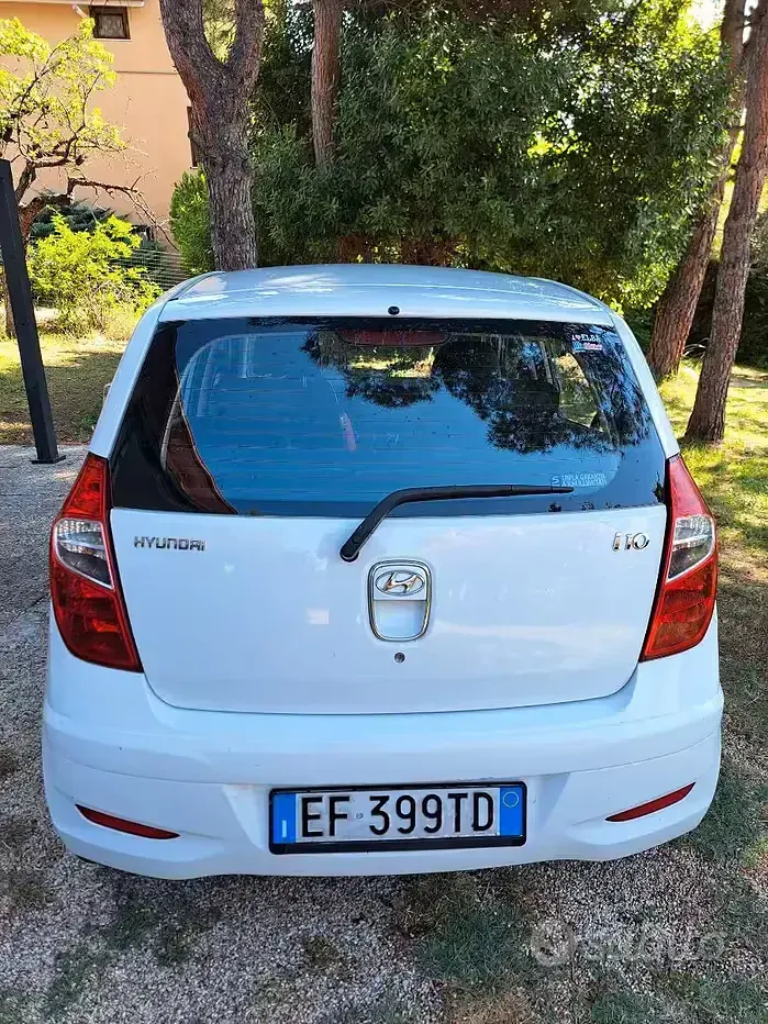 Usata Hyundai i10 69 CV (50 kW) 2012 Bianco Utilitaria