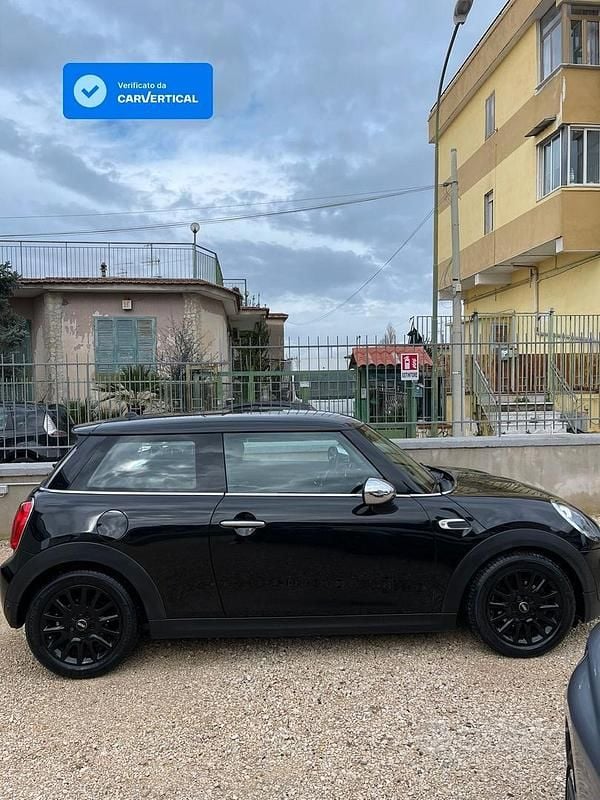 Usata Mini ONE 102 CV (75 kW) 2016 Nero Utilitaria
