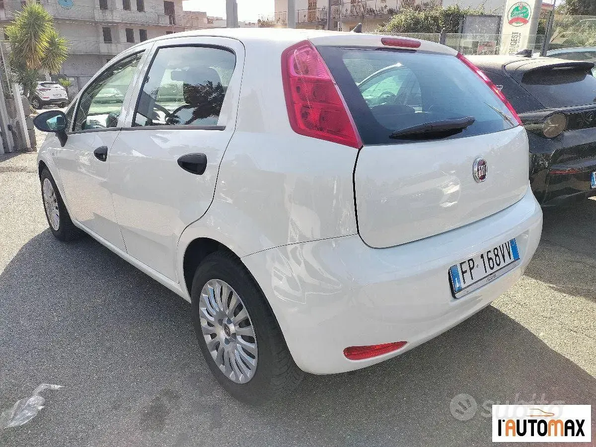 Usata Fiat Punto Street 95 CV (69 kW) 2018 Bianco Utilitaria