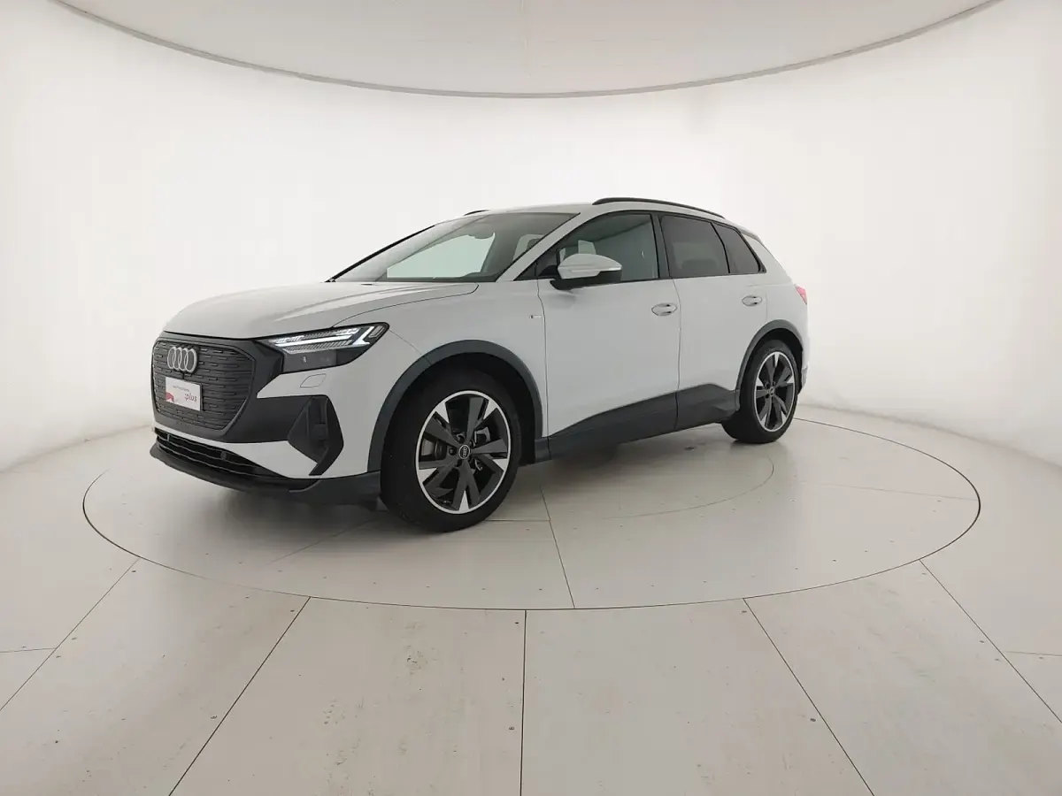 Käytetty Audi Q4 e-tron S-Line 210 kW (286 HP) 2024 Katumaasturi