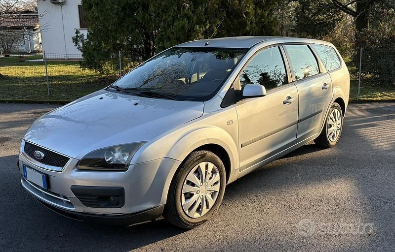 Usata Ford Focus 116 CV (85 kW) 2006 Grigio Berlina