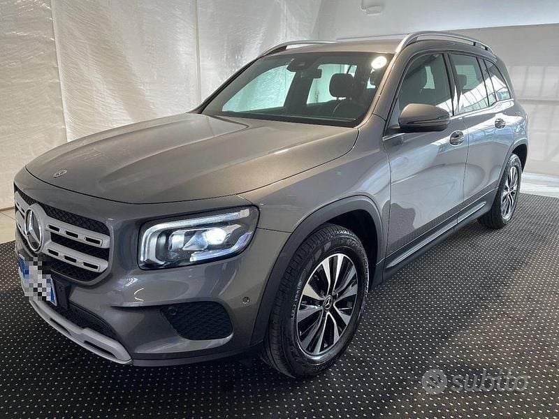 Usata Mercedes GLB180 Business 116 CV (85 kW) 2022 Grigio metallizzato SUV