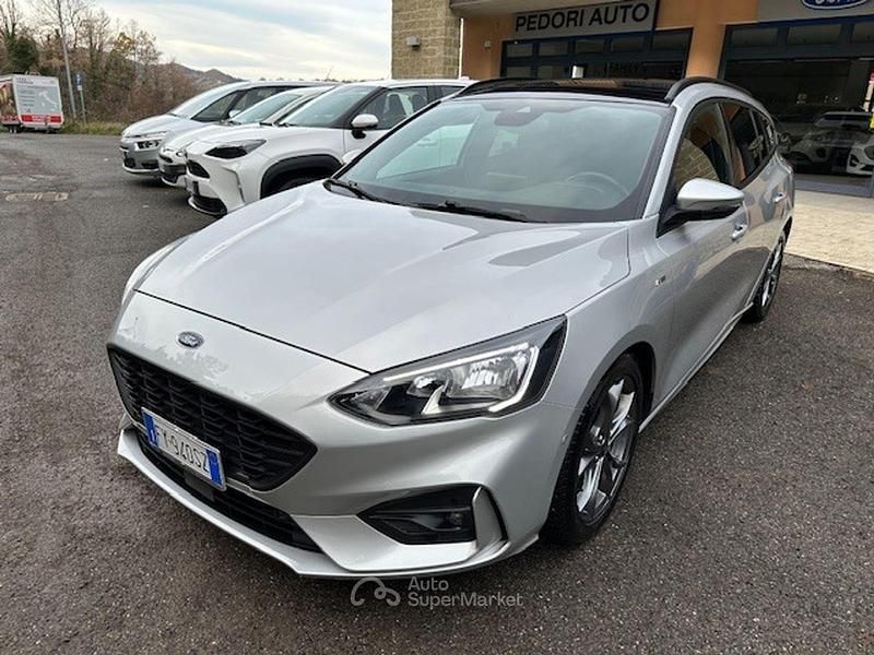 Usata Ford Focus 120 CV (88 kW) 2019 Argento Station wagon