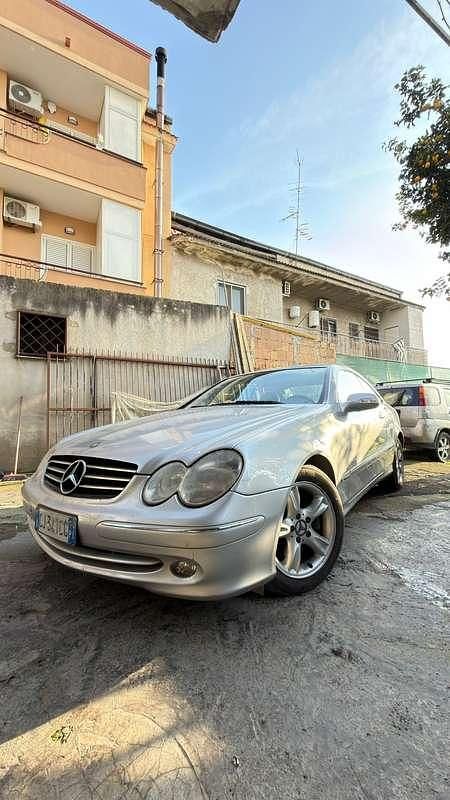 Usata Mercedes CLK270 Avantgarde 170 CV (125 kW) 2004 Argento Coupé