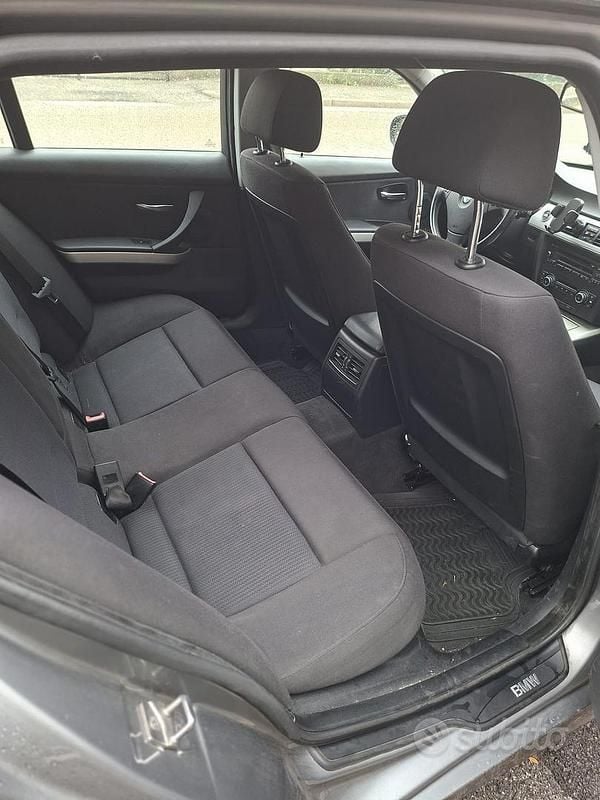 Usata BMW 320 184 CV (135 kW) 2010 Grigio Station wagon