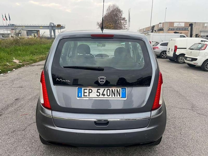 Usata Lancia Musa 95 CV (69 kW) 2012 Blu Monovolume