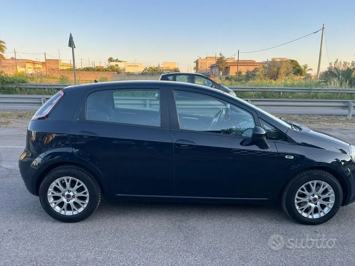 Usata Fiat Punto Evo Emotion 95 CV (69 kW) 2010 Nero Utilitaria