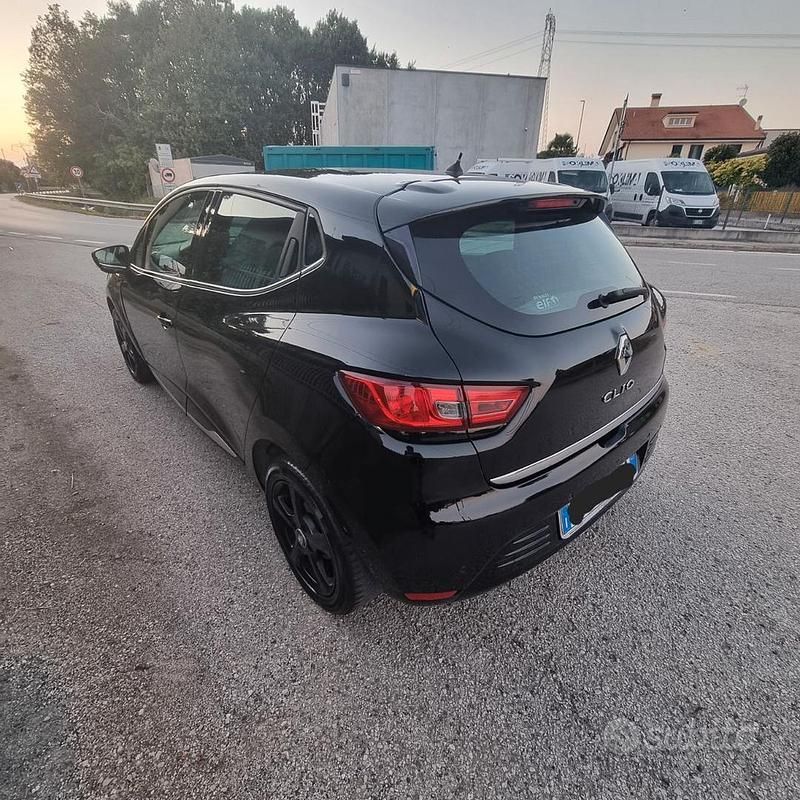 Usata Renault Clio IV 75 CV (55 kW) 2018 Nero Berlina