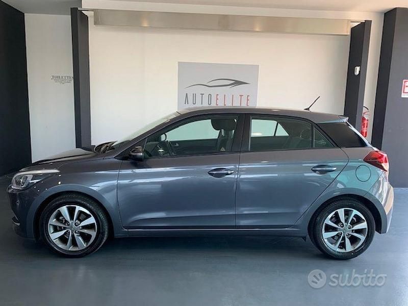 Usata Hyundai i20 GO! 75 CV (55 kW) 2018 Antracite Berlina