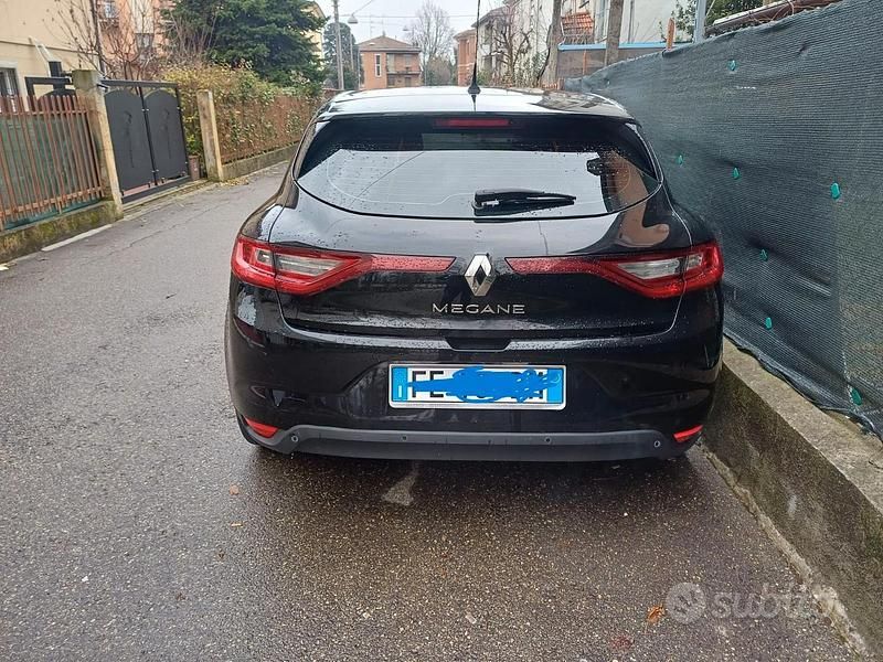 Usata Renault Mégane IV Zen 90 CV (66 kW) 2016 Nero Berlina