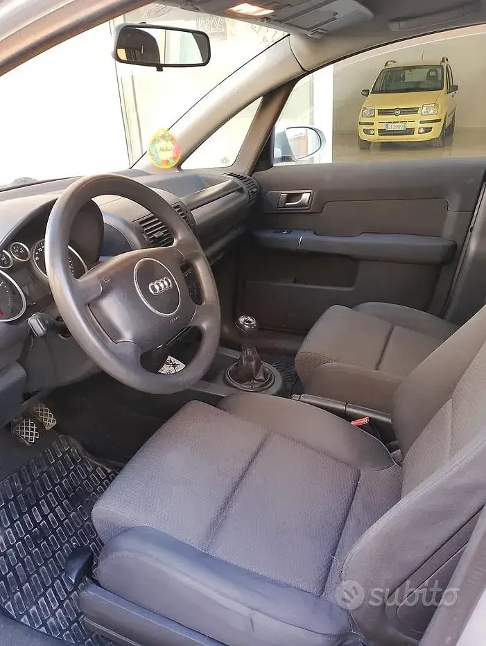 Usata Audi A2 Comfort 75 CV (55 kW) 2005 Grigio Utilitaria