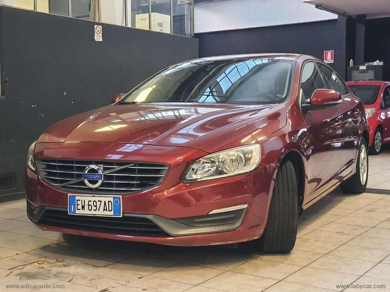 Usata Volvo S60 Kinetic 136 CV (100 kW) 2014 Rosso Berlina