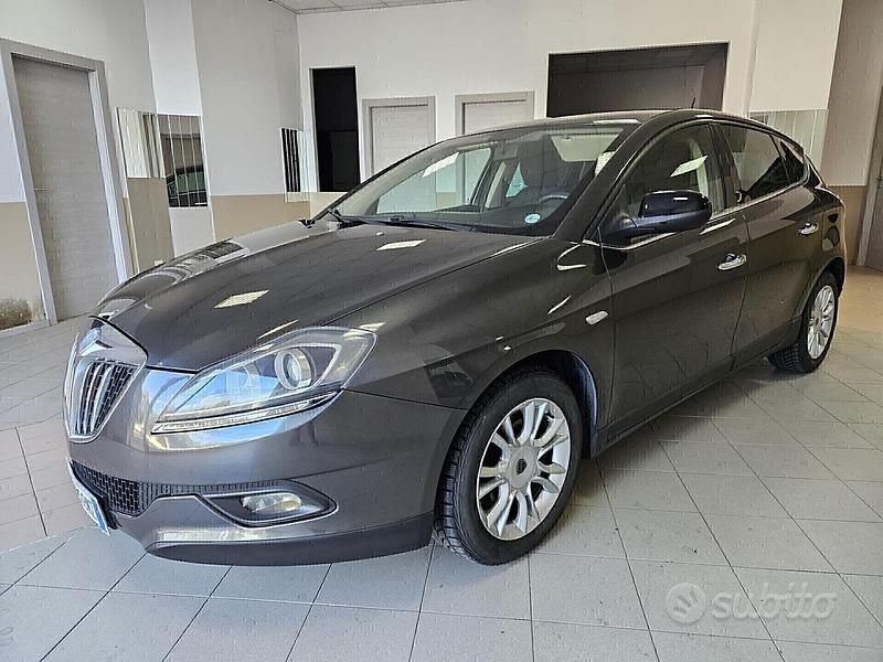 Usata Lancia Delta Gold 120 CV (88 kW) 2011 Grigio Utilitaria