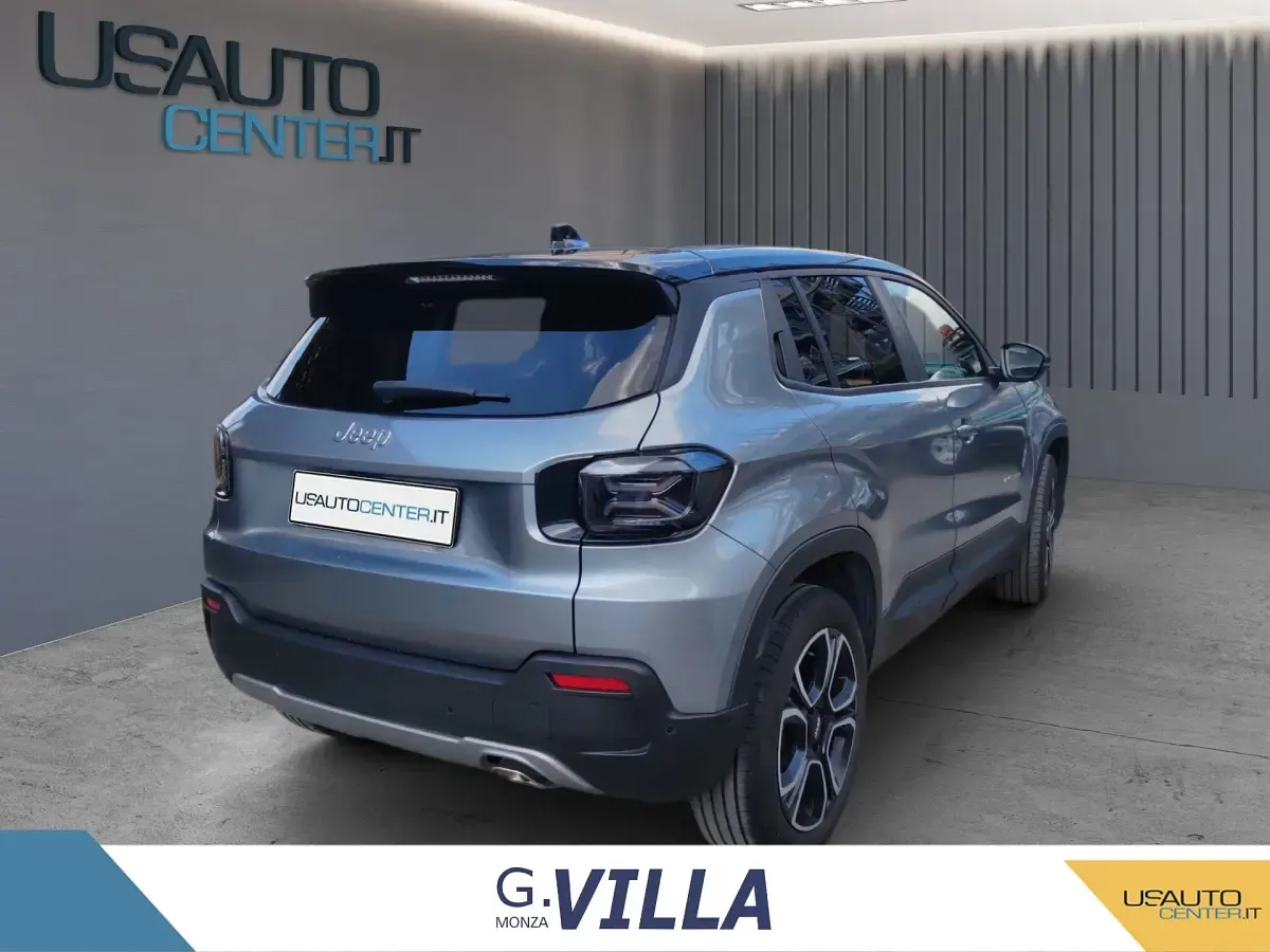 Begagnad Jeep Avenger Summit 110 HK (80 kW) 2023 Beige SUV