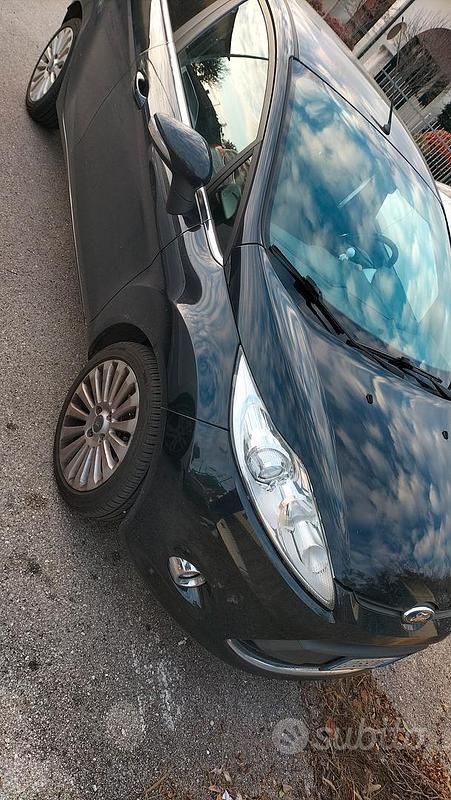 Usata Ford Fiesta Titanium 96 CV (70 kW) 2010 Nero Utilitaria