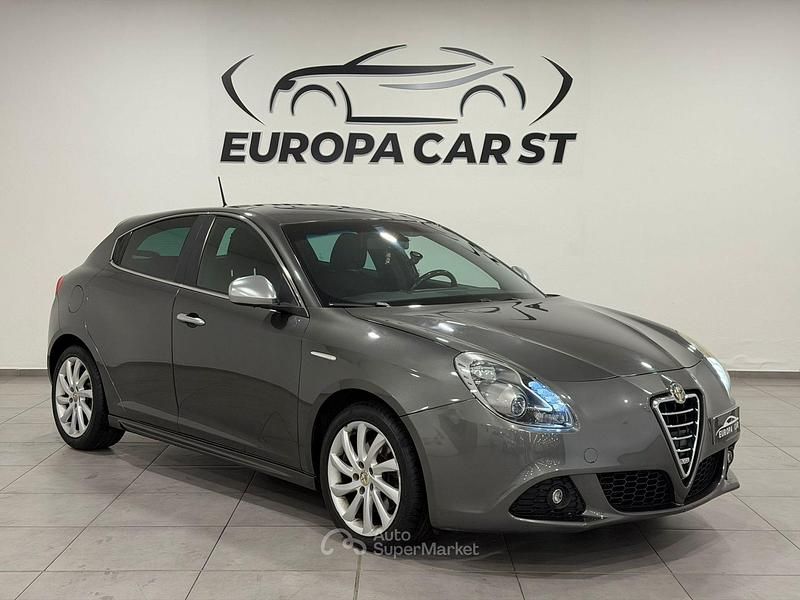Usata Alfa Romeo Giulietta Exclusive 140 CV (102 kW) 2012 Grigio Berlina