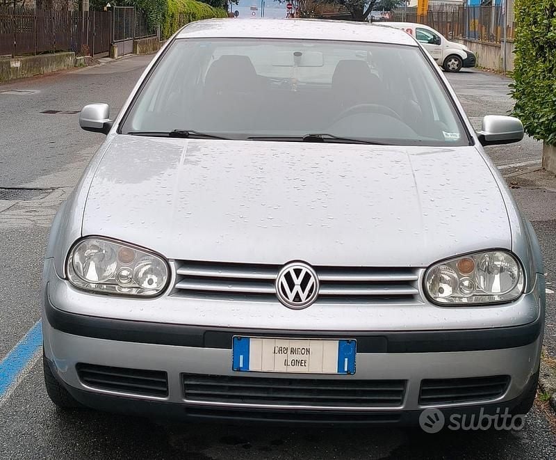 Usata VW Golf IV 75 CV (55 kW) 2000 Grigio Utilitaria