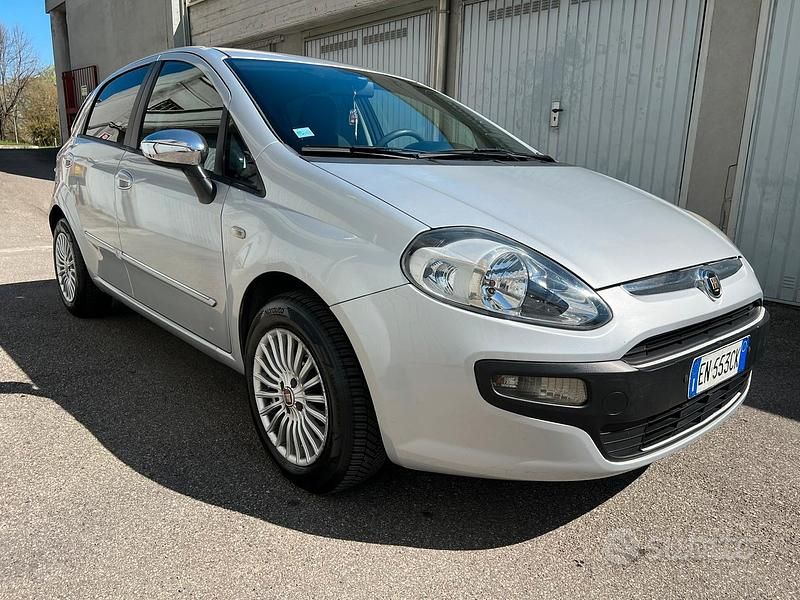 Usata Fiat Punto Evo Dynamic 75 CV (55 kW) 2011 Grigio Utilitaria