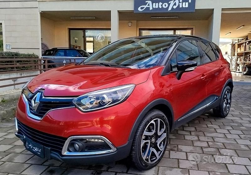 Usata Renault Captur Intens 90 CV (66 kW) 2016 Rosso SUV