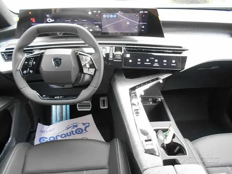 Nuova Peugeot 5008 GTi 196 CV (144 kW) 2026 Grigio SUV