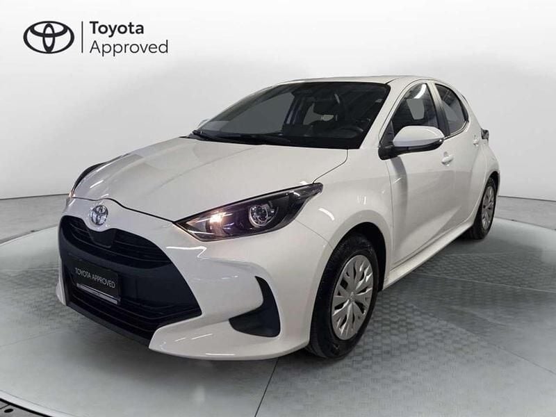 Bianco Usata 2024 Toyota Yaris Hybrid Active Berlina | 17.750 € (Ottimo prezzo) - Immagine 1/3