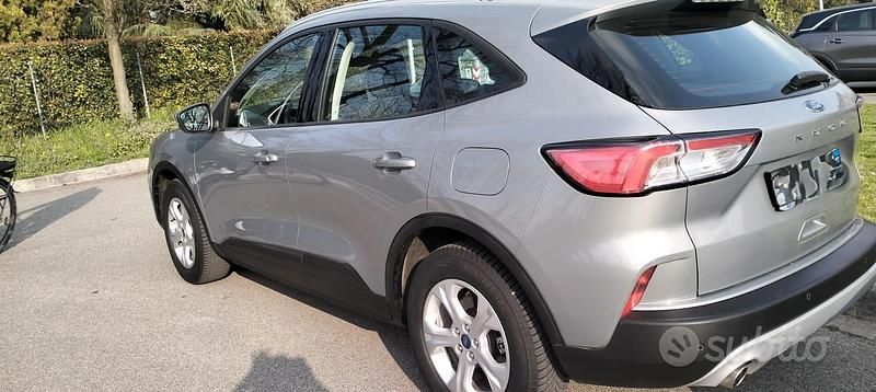 Usata Ford Kuga 120 CV (88 kW) 2020 Grigio SUV