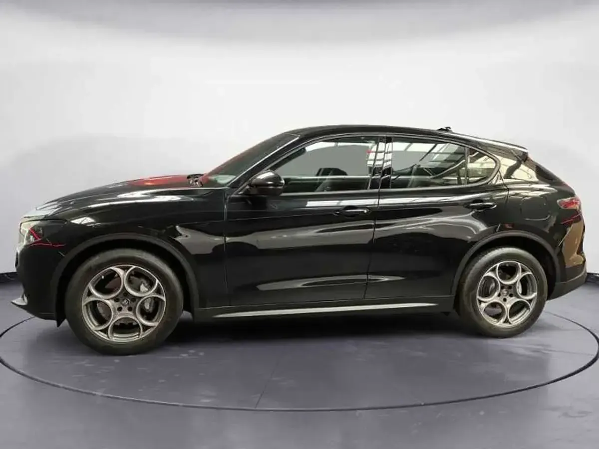 Nuova Alfa Romeo Stelvio Sprint 160 CV (117 kW) 2025 Nero vulcano SUV