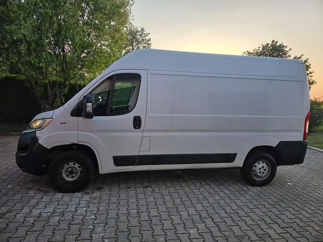 Begagnad Fiat Ducato 140 HK (102 kW) 2019 Vit Van