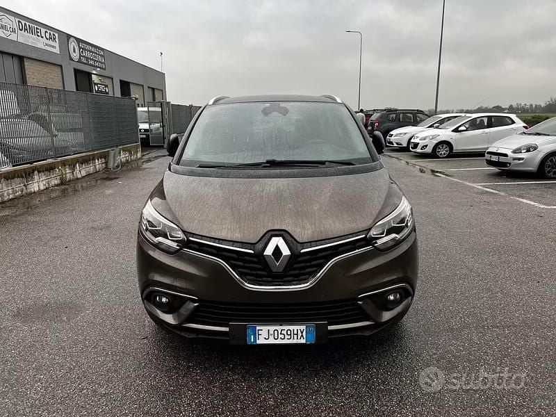 Usata Renault Grand Scénic IV Bose Edition 110 CV (80 kW) 2017 Grigio Monovolume