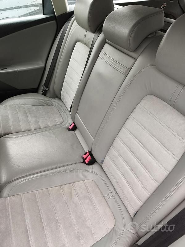 Usata VW Passat 105 CV (77 kW) 2009 Blu Station wagon