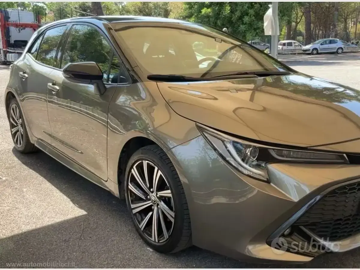 Usata Toyota Corolla Style 98 CV (72 kW) 2022 Grigio Berlina