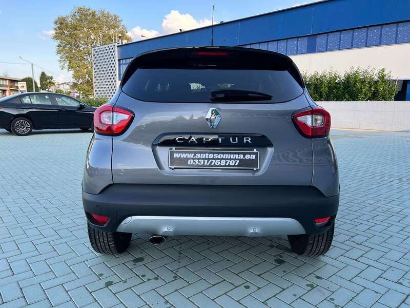 Usata Renault Captur 120 CV (88 kW) 2017 Grigio SUV