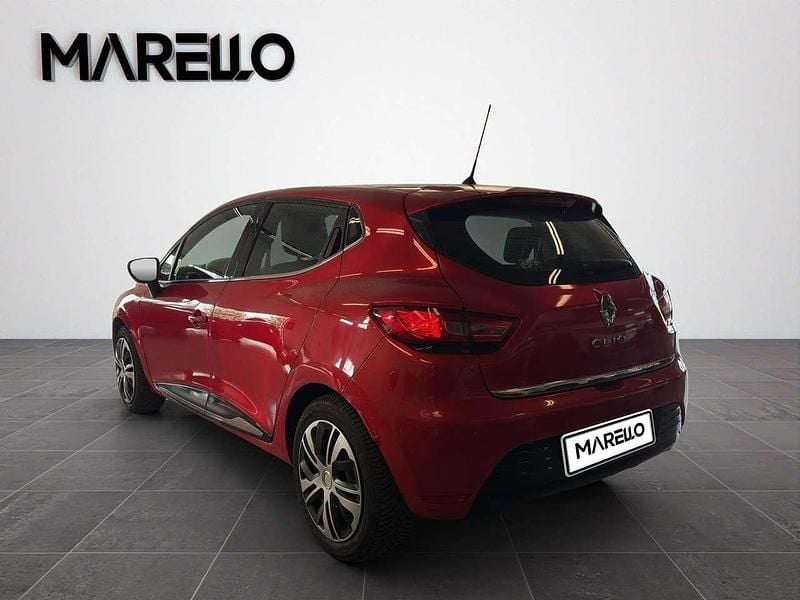 Second-hand Renault Clio IV 73 CP (53 kW) 2018 Roșu Hatchback