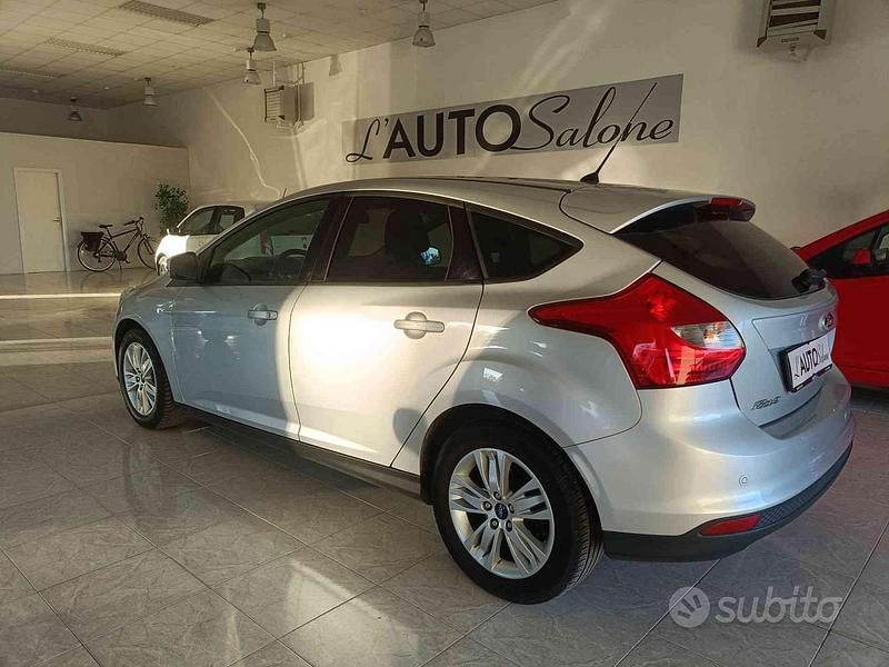 Usata Ford Focus 100 CV (73 kW) 2014 Argento Berlina