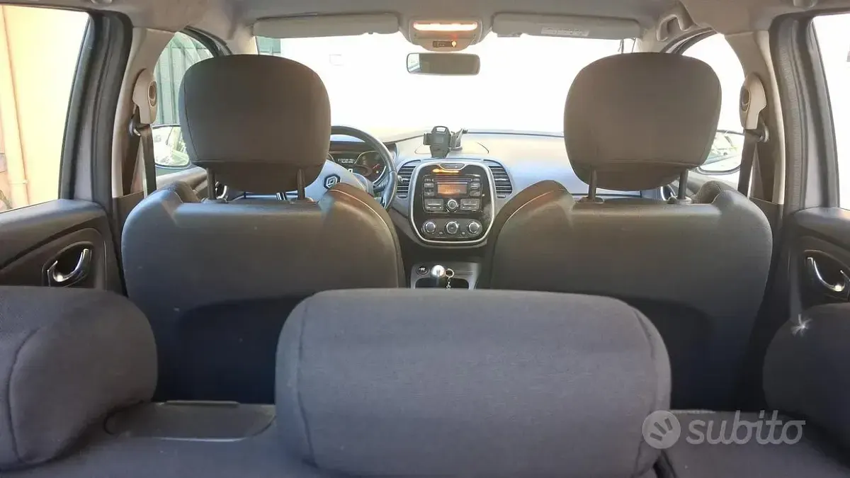 Usata Renault Captur Zen 90 CV (66 kW) 2016 Grigio SUV