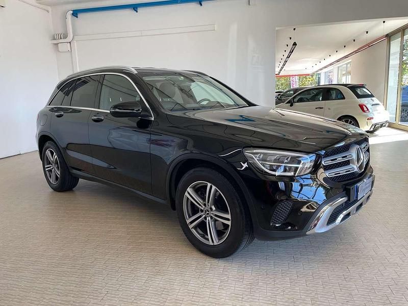 Usata Mercedes GLC200 Executive 163 CV (119 kW) 2021 Nero SUV