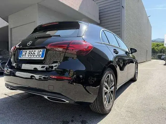 Usata Mercedes A180 Advanced 136 CV (100 kW) 2023 Nero Berlina