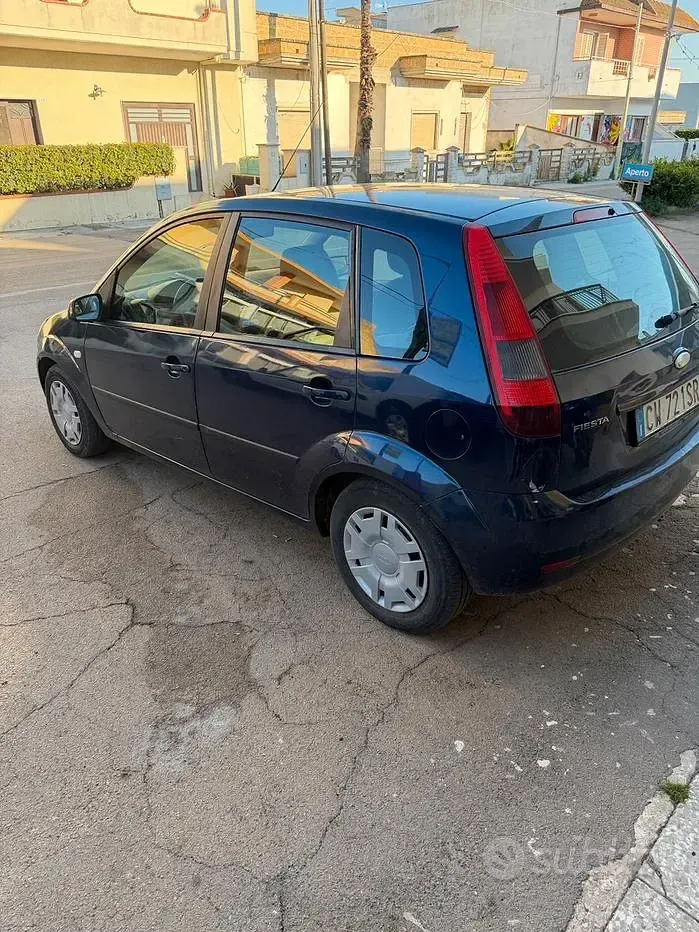 Usata Ford Fiesta 68 CV (50 kW) 2005 Utilitaria