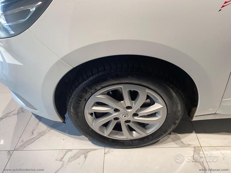 Usata Renault Scénic III 110 CV (80 kW) 2012 Bianco Monovolume