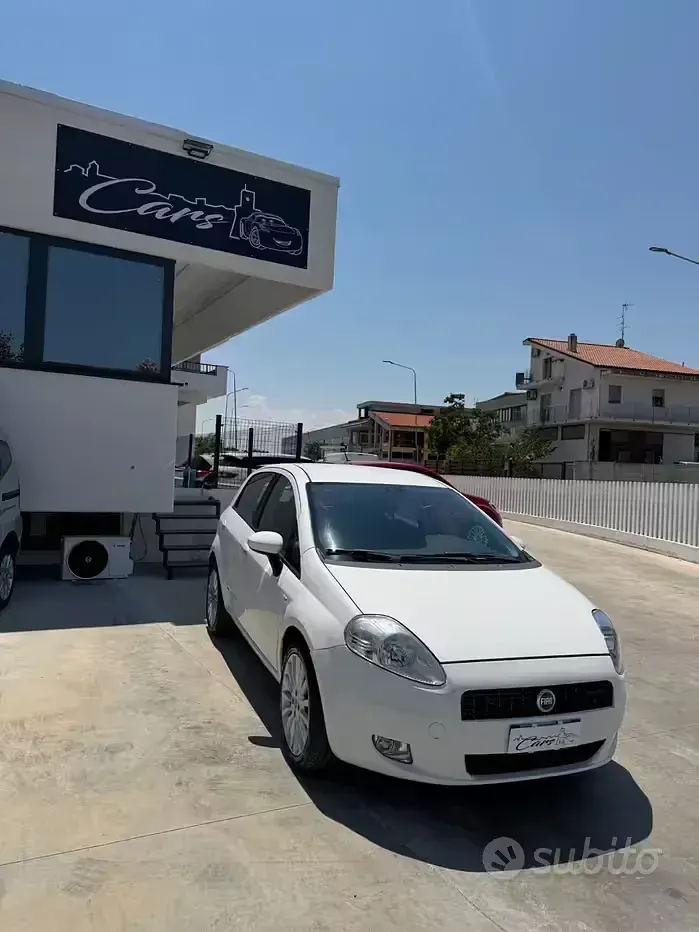 Usata Fiat Grande Punto Emotion 120 CV (88 kW) 2006 Utilitaria
