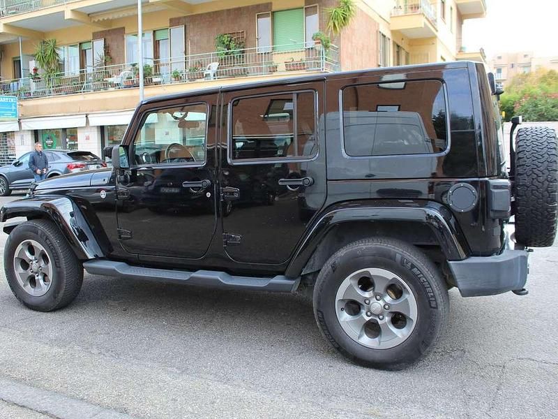 Usata Jeep Wrangler Unlimited Sahara 284 CV (208 kW) 2012 Nero SUV