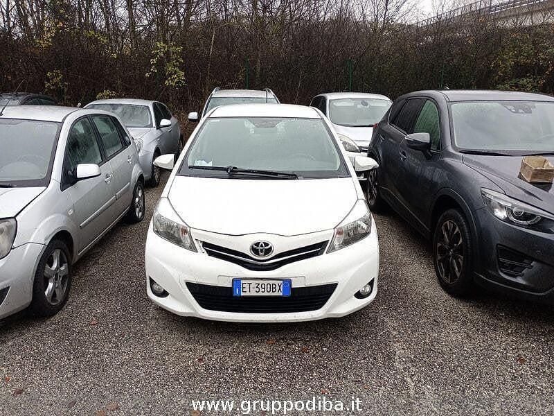 Bianco Usata 2013 Toyota Yaris Lounge | 7900 € (Buon prezzo) - Immagine 1/4