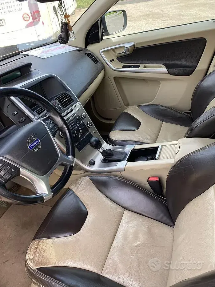 Usata Volvo XC60 175 CV (128 kW) 2010 Marrone SUV